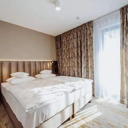 Апарт-готель Five Seasons Three Aparthotel