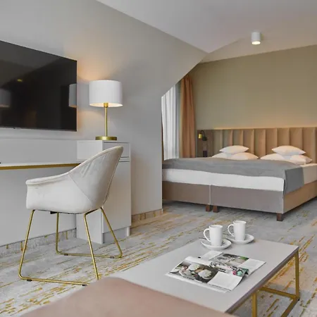 Five Seasons Three Aparthotel Шклярська Поремба