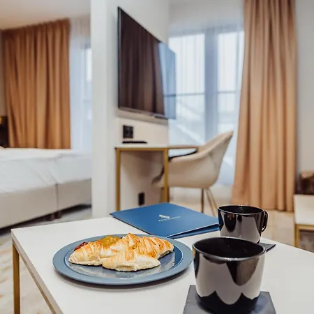 Апарт-готель Five Seasons Three Aparthotel *